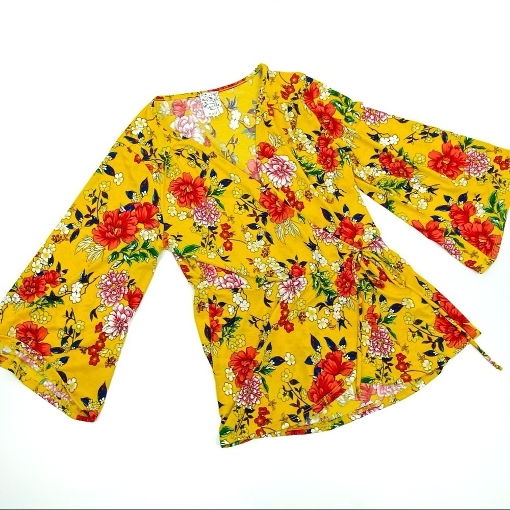 NAÏF Floral Faux Wrap Boho Chic Yellow Top Sz M - Picture 3 of 15